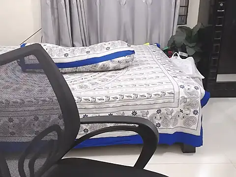 XXX chat uživo modela Ridiha_Pari