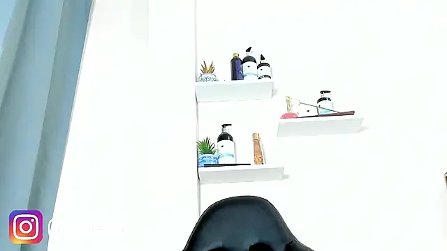 Kloe-squirts élő XXX-chatje