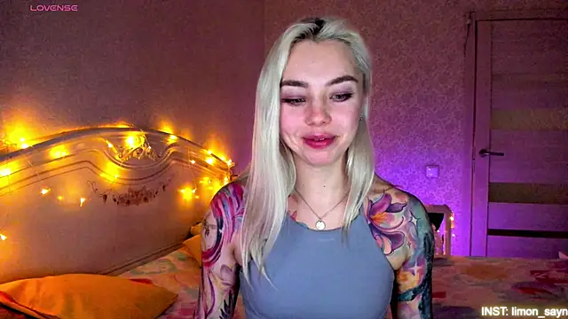 Živý XXX chat LillyMoure_