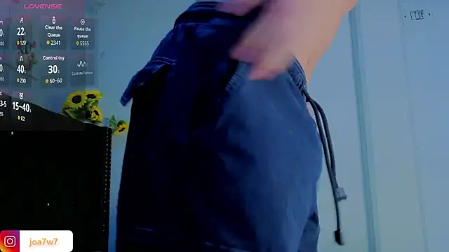 Levii_Ackermann's Live XXX Chat