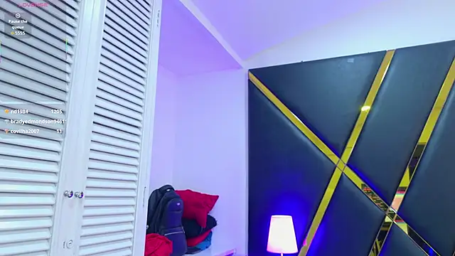 Adel_Nesbiit élő XXX-chatje