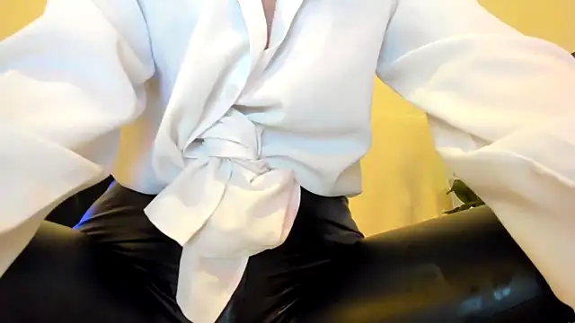 Politeeliza Chat XXX in diretta