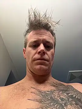 DILFiGuess1's Live XXX Chat