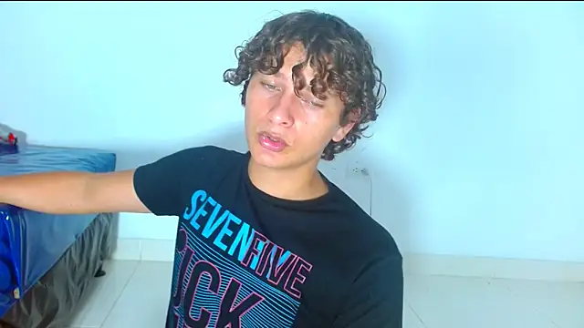 arielnoir6958's Live XXX Chat