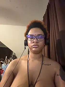 nickytheehawtie élő XXX-chatje