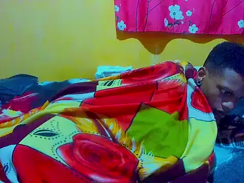 Chat +18 de aunstin_farid1 ao vivo