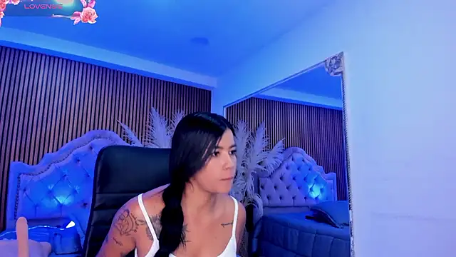 SelenaStonne 即時 XXX 聊天