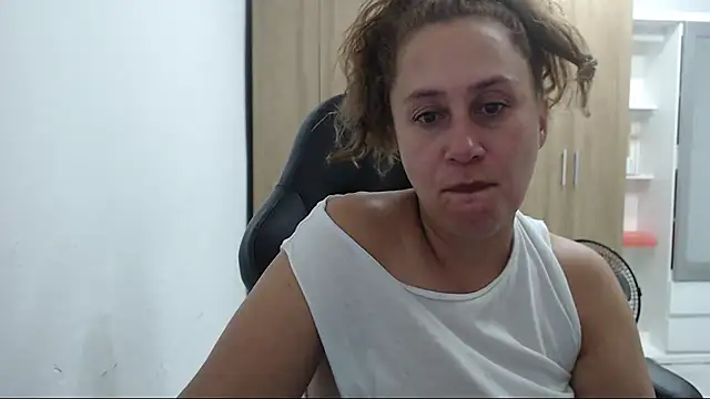 Chatroom XXX en direct de RoxanaLove9