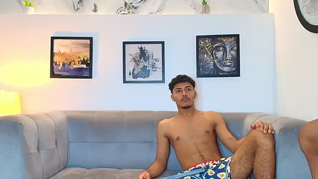 COUPLES_BOYS Adlı Modelin Canlı XXX Sohbeti