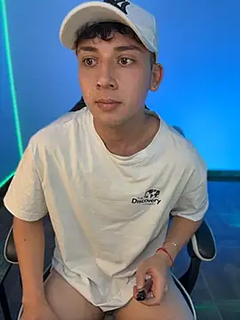 oliver_kyy Live XXX-Chat