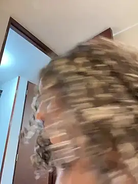 Belkaj Adlı Modelin Canlı XXX Sohbeti