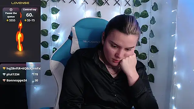 Nika_1_ লাইভ XXX চ্যাট