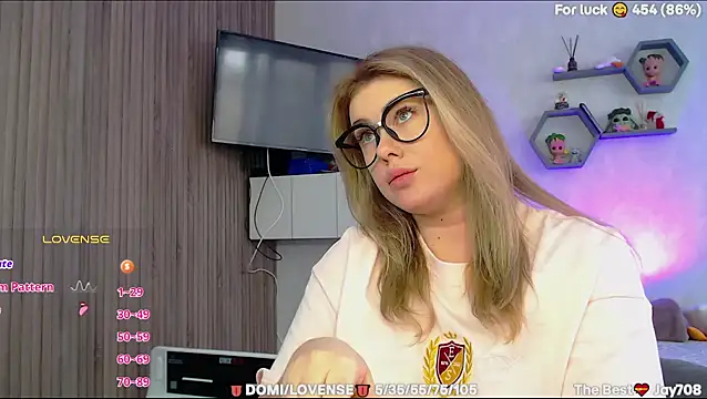 SuchCute Adlı Modelin Canlı XXX Sohbeti