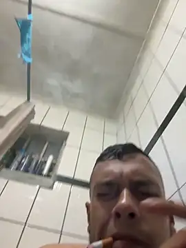 Smallboybigworld: διαδικτυακό σόου στην κάμερα