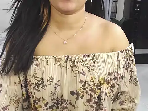 Ridiha_Pari Adlı Modelin Canlı XXX Sohbeti