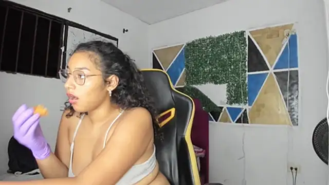 emily_stars1 在線直播表演