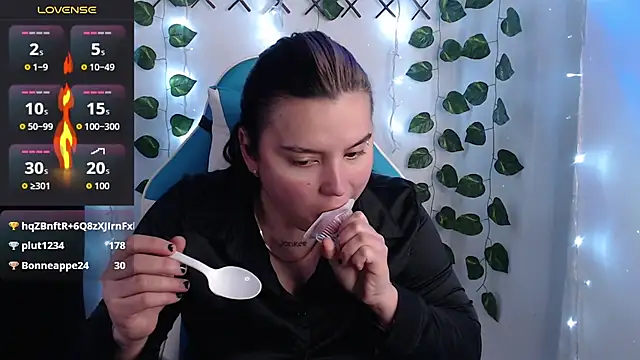 Nika_1_ 现场XXX聊天