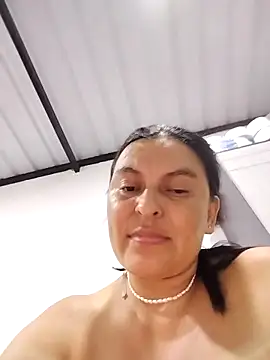 Horny-Mommy-Dirty Chat XXX live