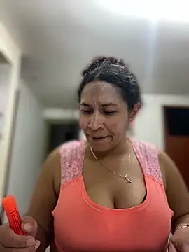 Carola-Ross Live XXX-Chat