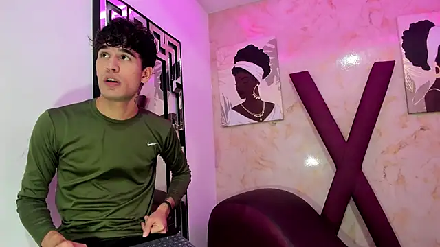 PRETTY_COCK1n Webbikameraesitys