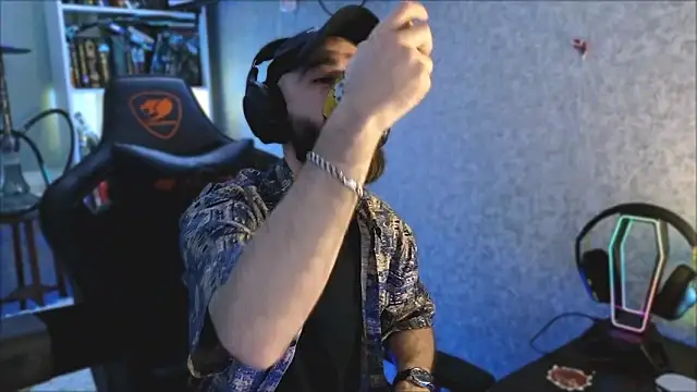 _Mostly_ Live XXX-Chat