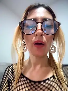 Онлайн чат XXX Emma_Reyes