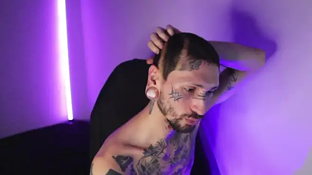 TokyoHatsumoto: онлайн-секс-чат