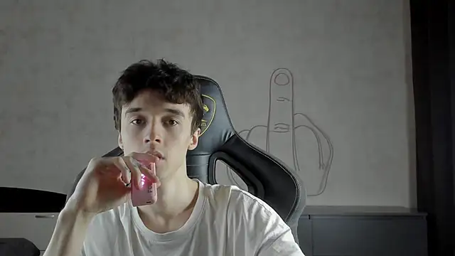 MasonWarholl: онлайн-секс-чат