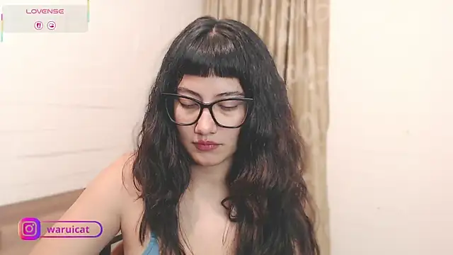 Laury_uri Live XXX-chat