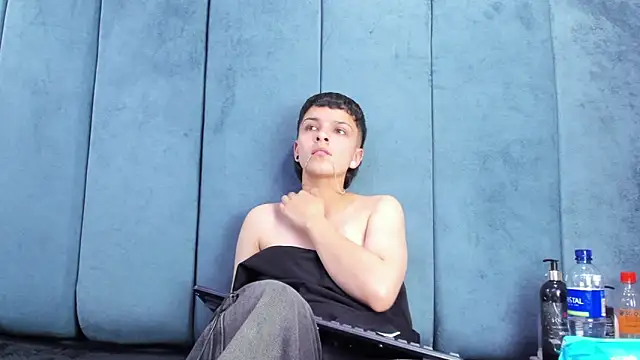 Megan_Thompson_ Live XXX-Chat