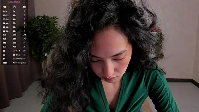 FlirtyAura Live XXX-chat