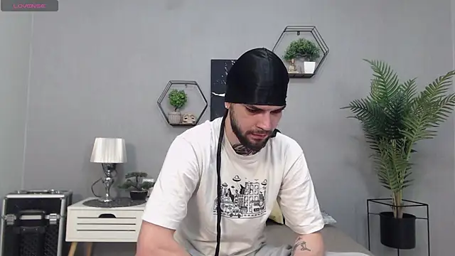 KaneHunter webkamerás műsora