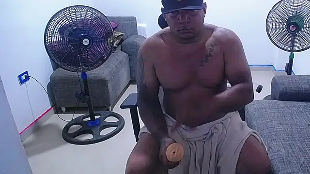 moreno_sabroso2's Live XXX Chat