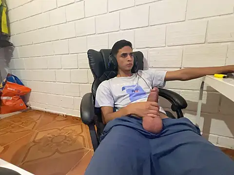 Max_TheHorseDick: онлайн-секс-чат