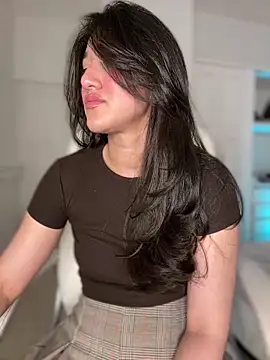 julieta_jhonss' Live XXX Chat