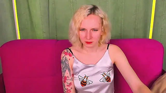 LikiLips' Live XXX Chat