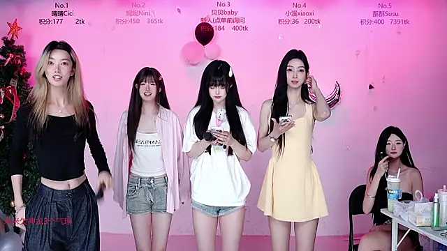 CM---002 élő XXX-chatje