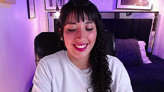 ladyraing's Live XXX Chat