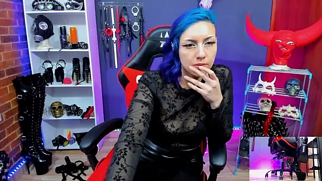 Yelena_LatexMaiden's Live XXX Chat