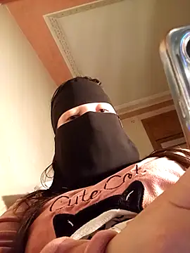 LONA-_- Live XXX-chat