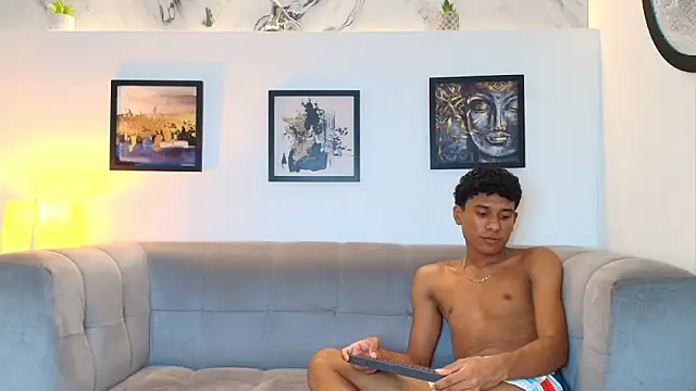 Chatroom XXX en direct de COUPLES_BOYS