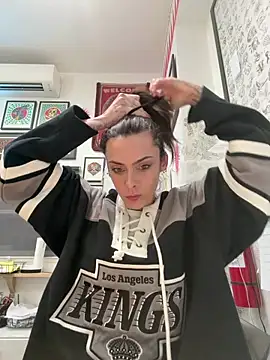 GennaJames Show in webcam