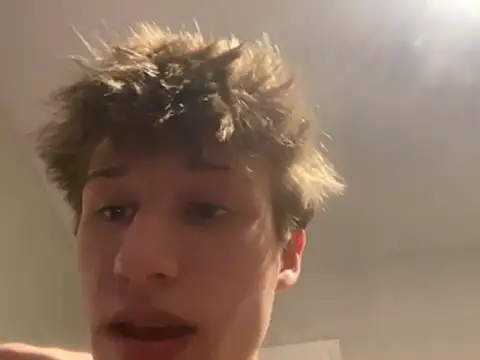 yourwhiteboy1's Live XXX Chat