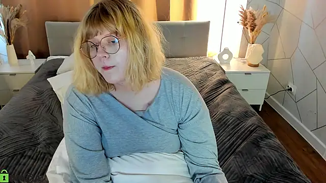 luna_c0ra: απευθείας συνομιλία ΧΧΧ