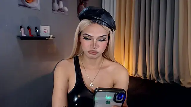 UnforgettablejuliaのライブXXXチャット