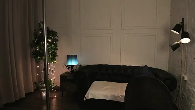 Dark_Moni Adlı Modelin Canlı XXX Sohbeti