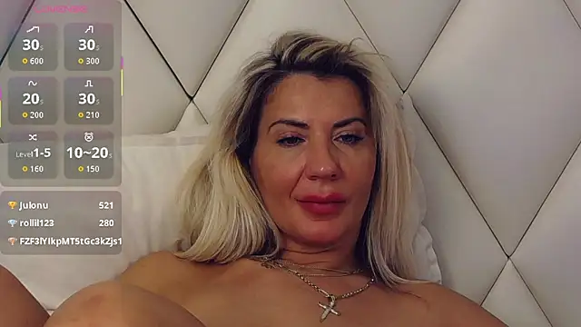 GinaBear 在線直播表演