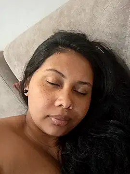 Alessandraa-'s Live XXX Chat