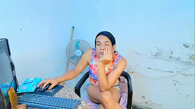 Oh_Tique's Webcam Show