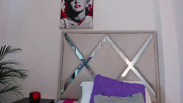 abby_jones2 Adlı Modelin Canlı XXX Sohbeti